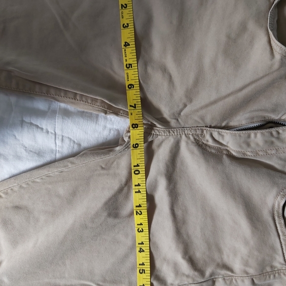 American Eagle Khaki Jeggings - Picture 3 of 8